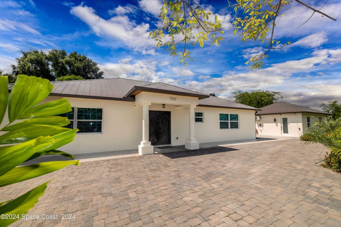 The Perfect Blend Of Modern Living And In June Park, Florida, United