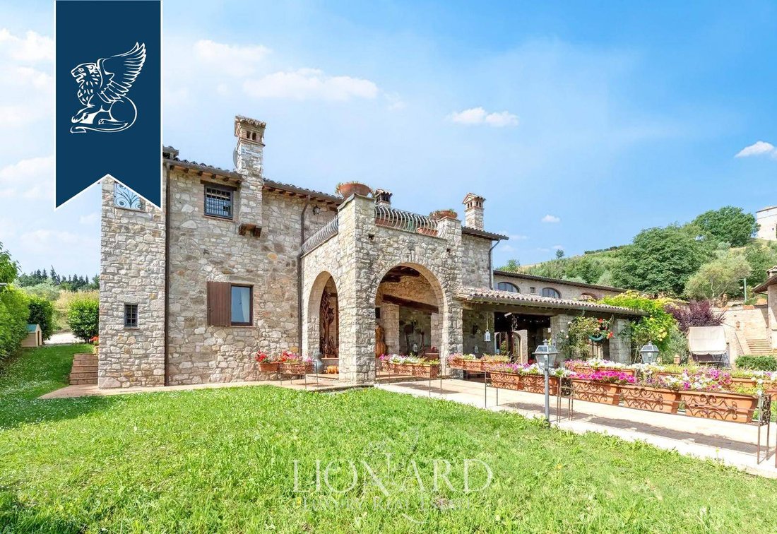 Villa in Todi, Umbria, Italy 4 - 14654783