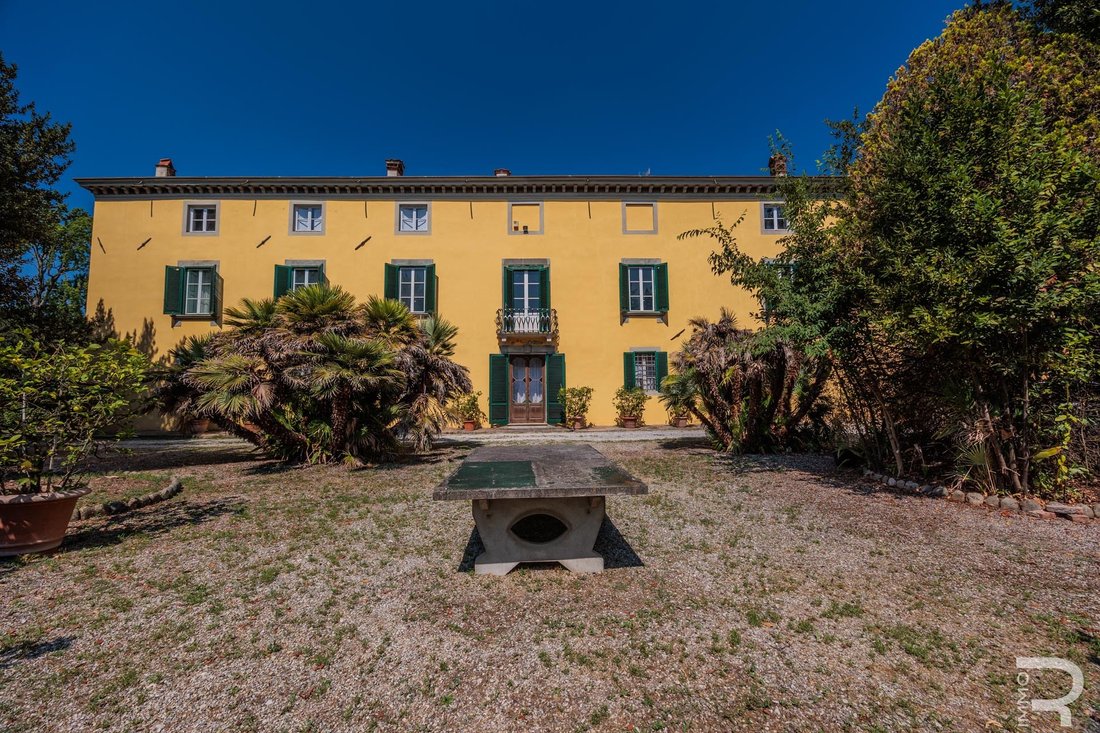 Villa in Historic Center, Lucca, Tuscany 2 - 14659434