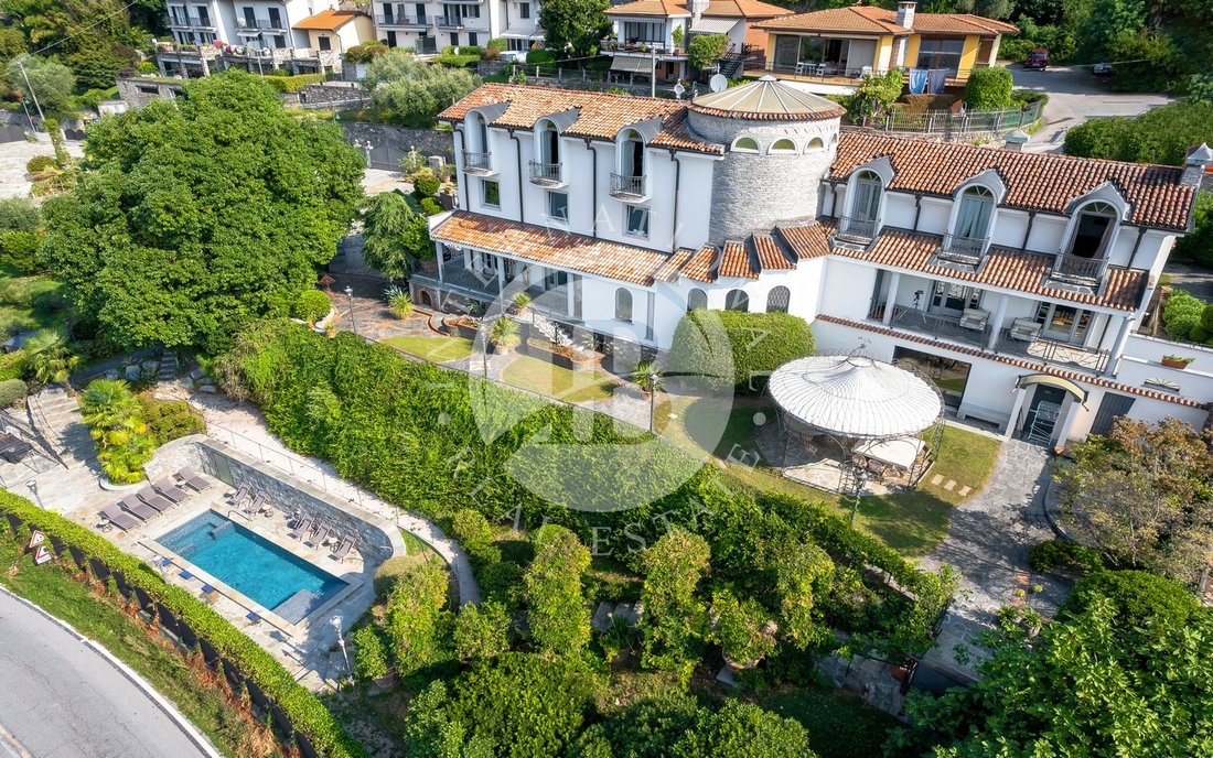 Villa in Verbania, Piedmont, Italy 2 - 14659558
