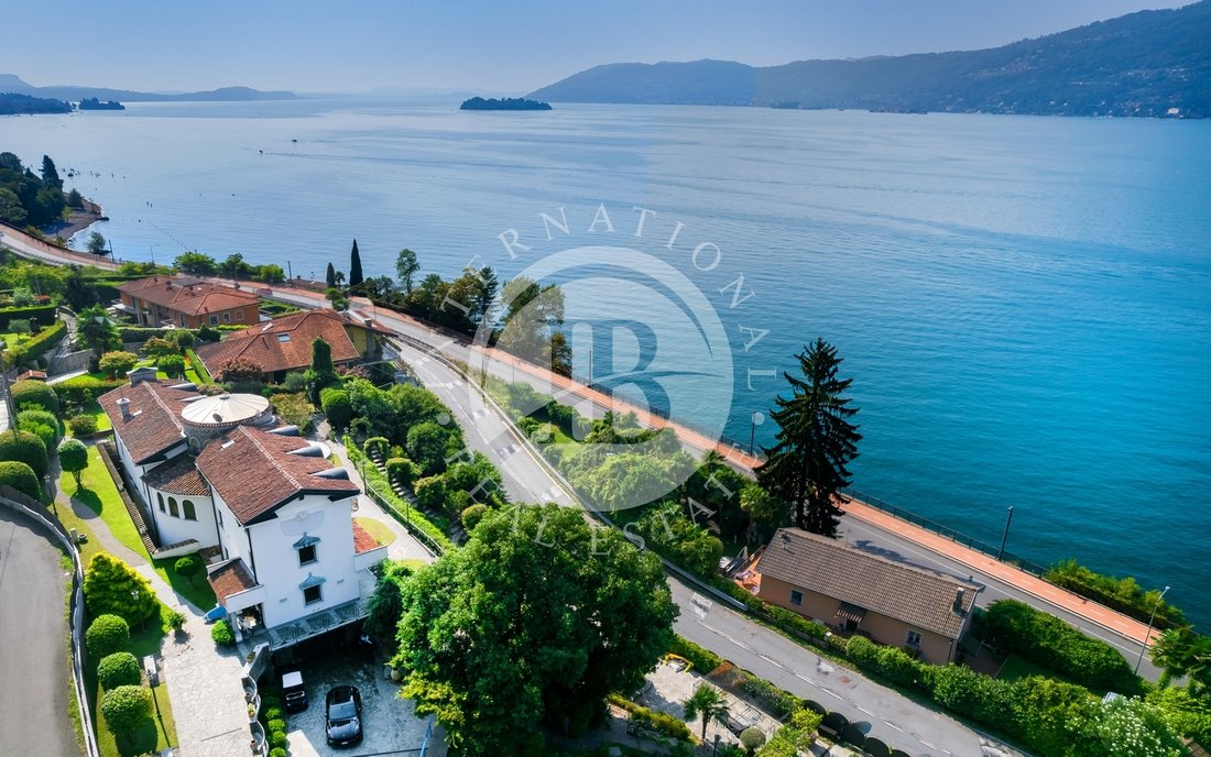 Villa in Verbania, Piedmont, Italy 1 - 14659558