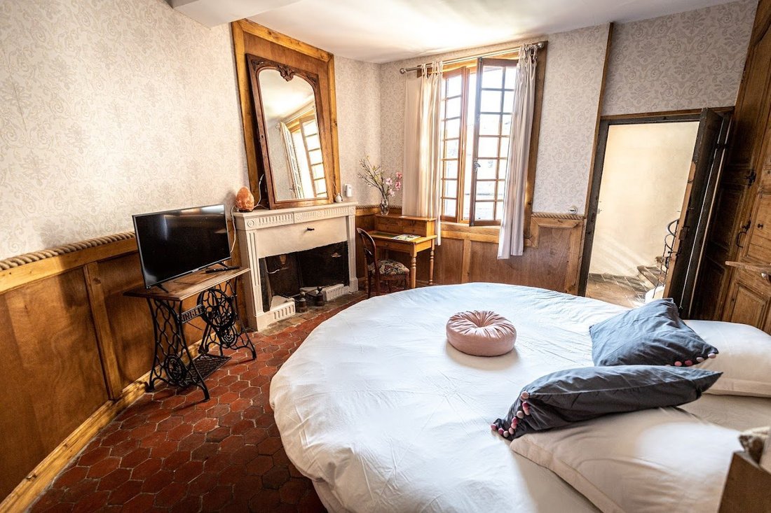 Est, Montluel, France 2 - 14273817