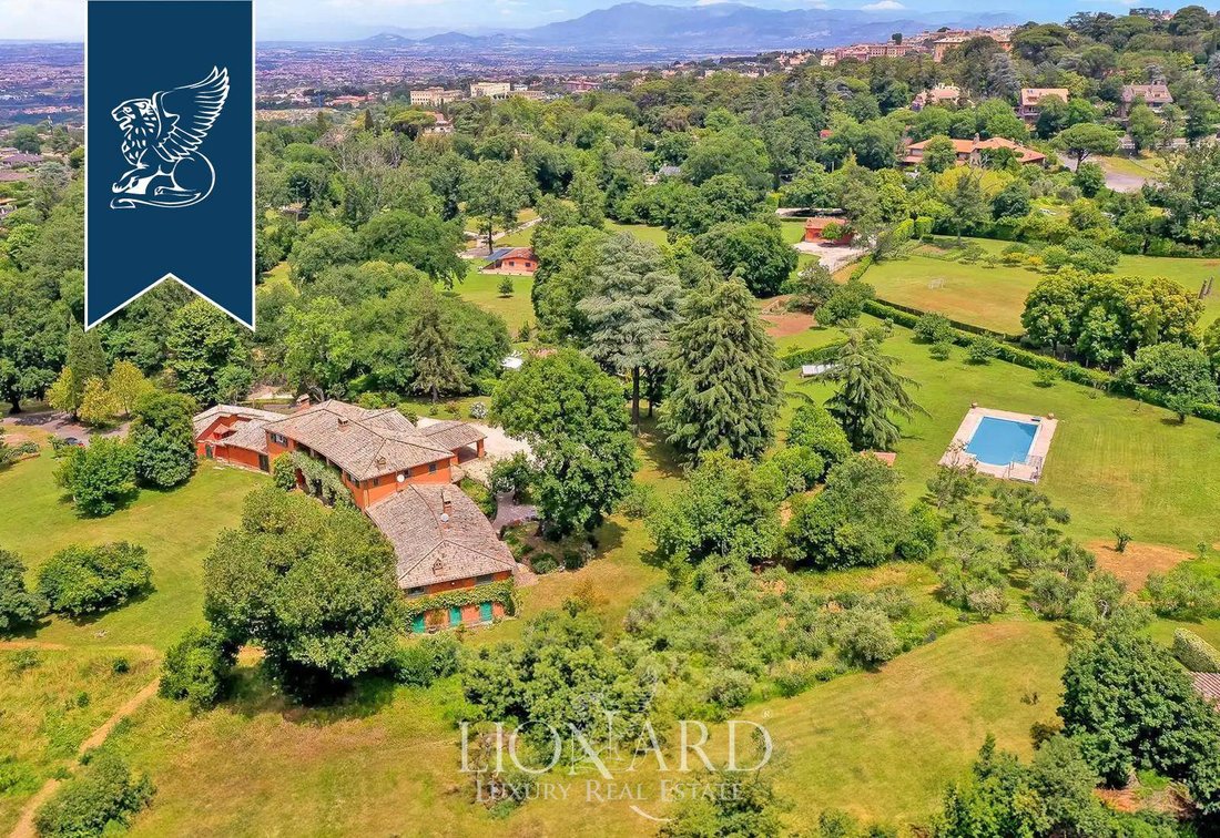 Villa en Grottaferrata, Lacio, Italia 1 - 14661316