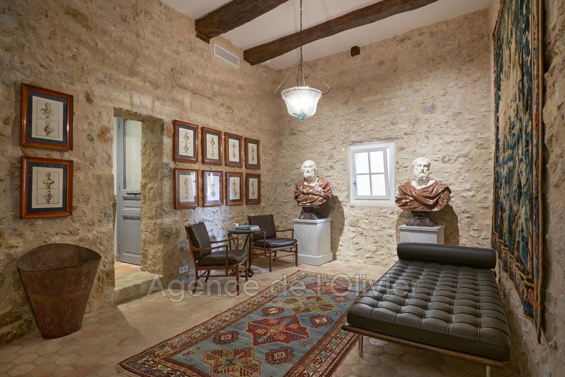 Villa in Châteauneuf-Grasse, Provence-Alpes-Côte d'Azur, France 1 - 14659740