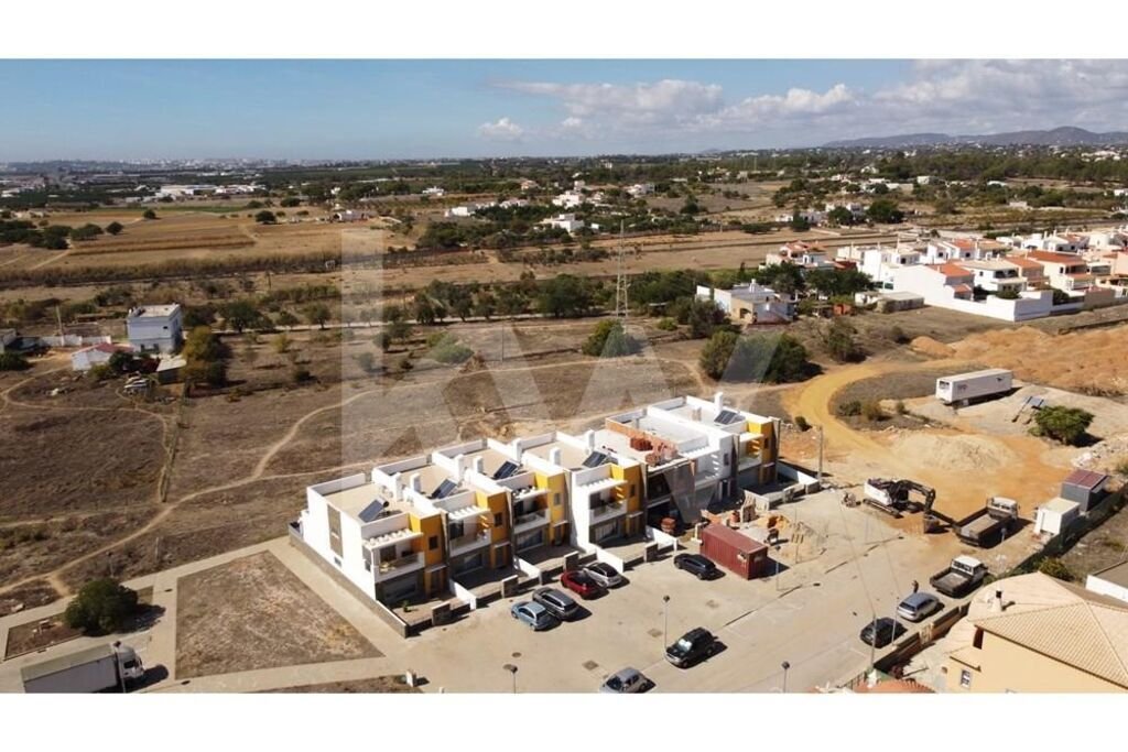 Olhão Town House In Quelfes, Algarve, Portugal For Sale (14662016)