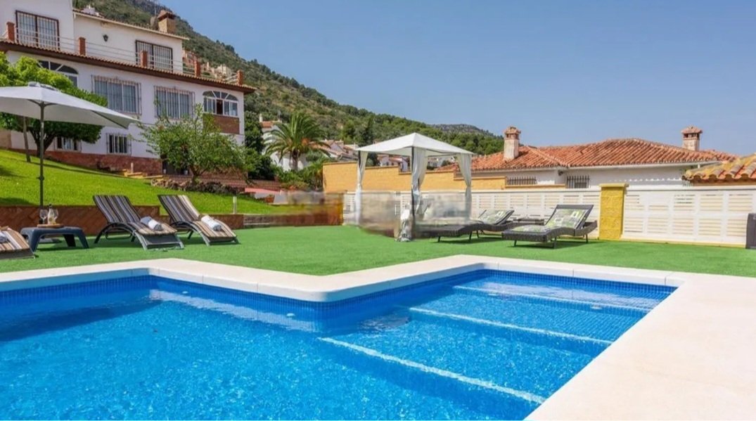 Villa in Alhaurin de la Torre, Andalusia, Spain 2 - 14663019