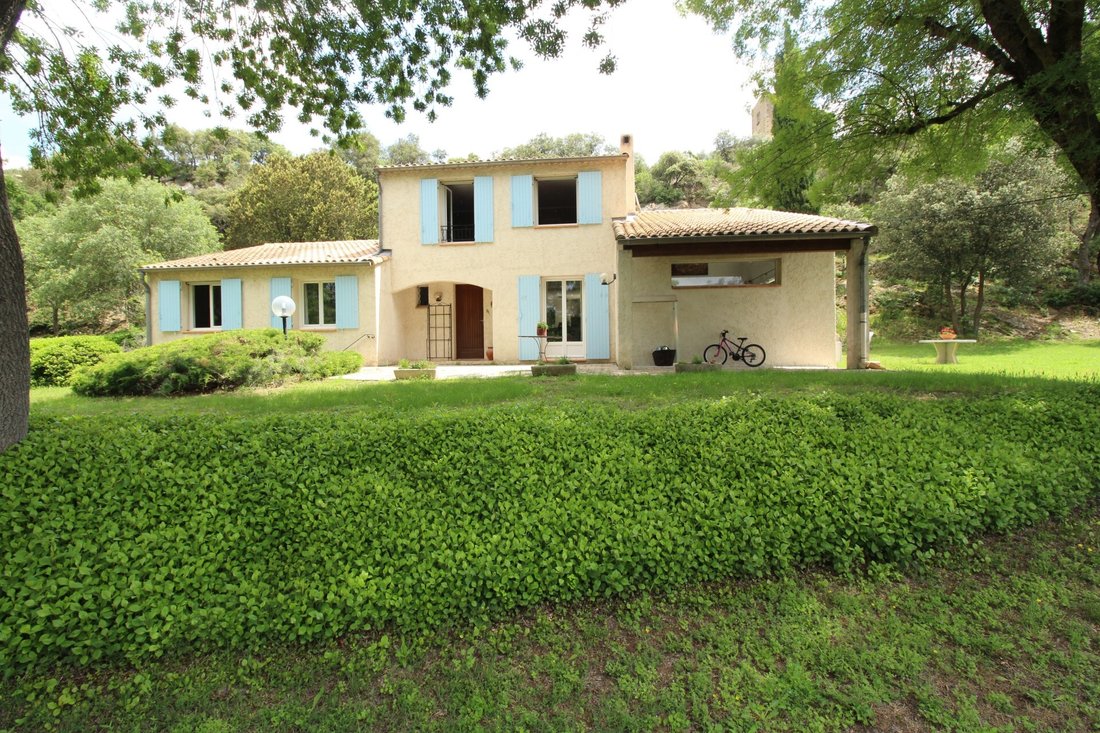 Villa in Jouques, Provence-Alpes-Côte d'Azur, France 1 - 12932062
