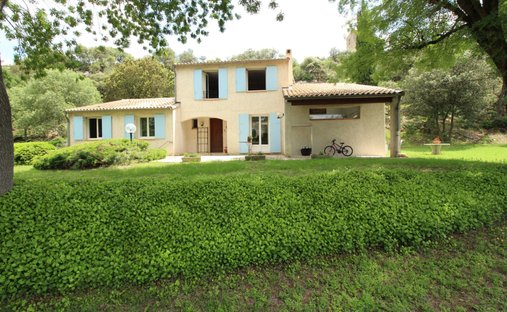 Villa in Jouques, Provence-Alpes-Côte d'Azur, France 1