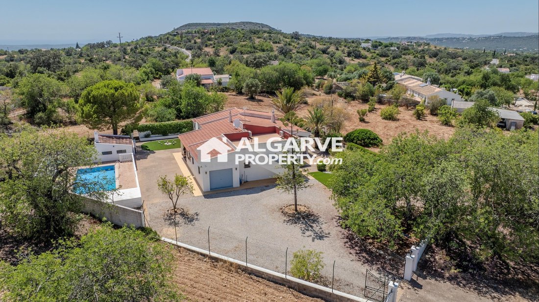 Villa in Santa Barbara de Nexe, Algarve, Portugal 1 - 14662560