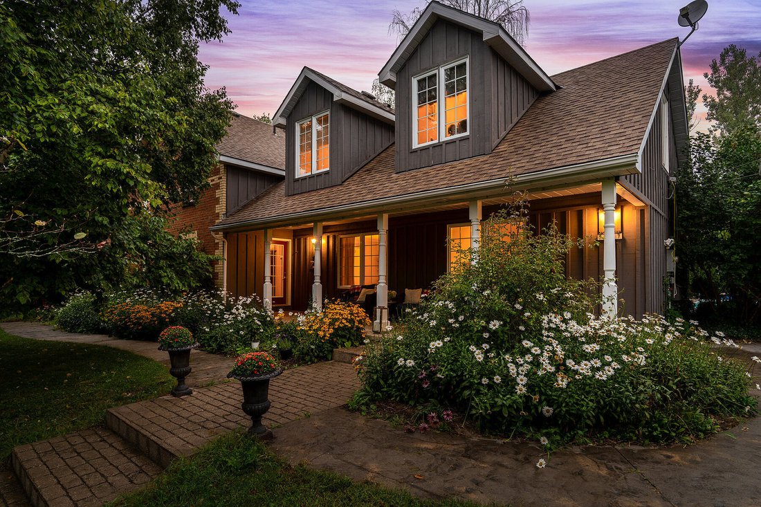 Clearview, Southern Bay In Stayner, Ontario, Canada For Sale