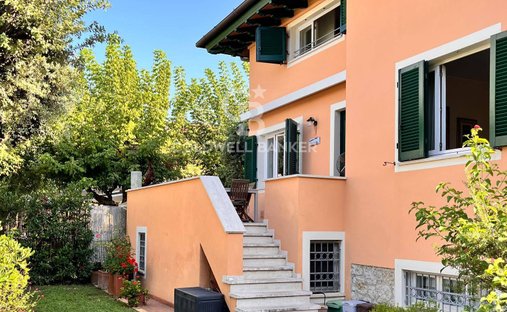 Villa in Focette, Pietrasanta, Italien 1