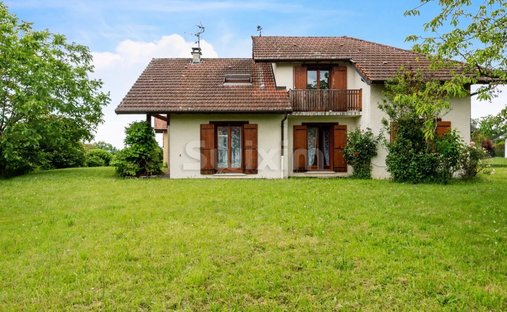 House in Yvoire, Auvergne-Rhône-Alpes, France 1