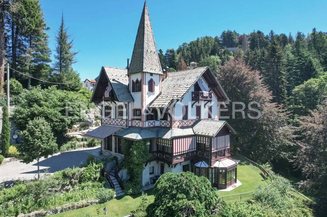 Villa en Brunate, Lombardía, Italia 1 - 14665757