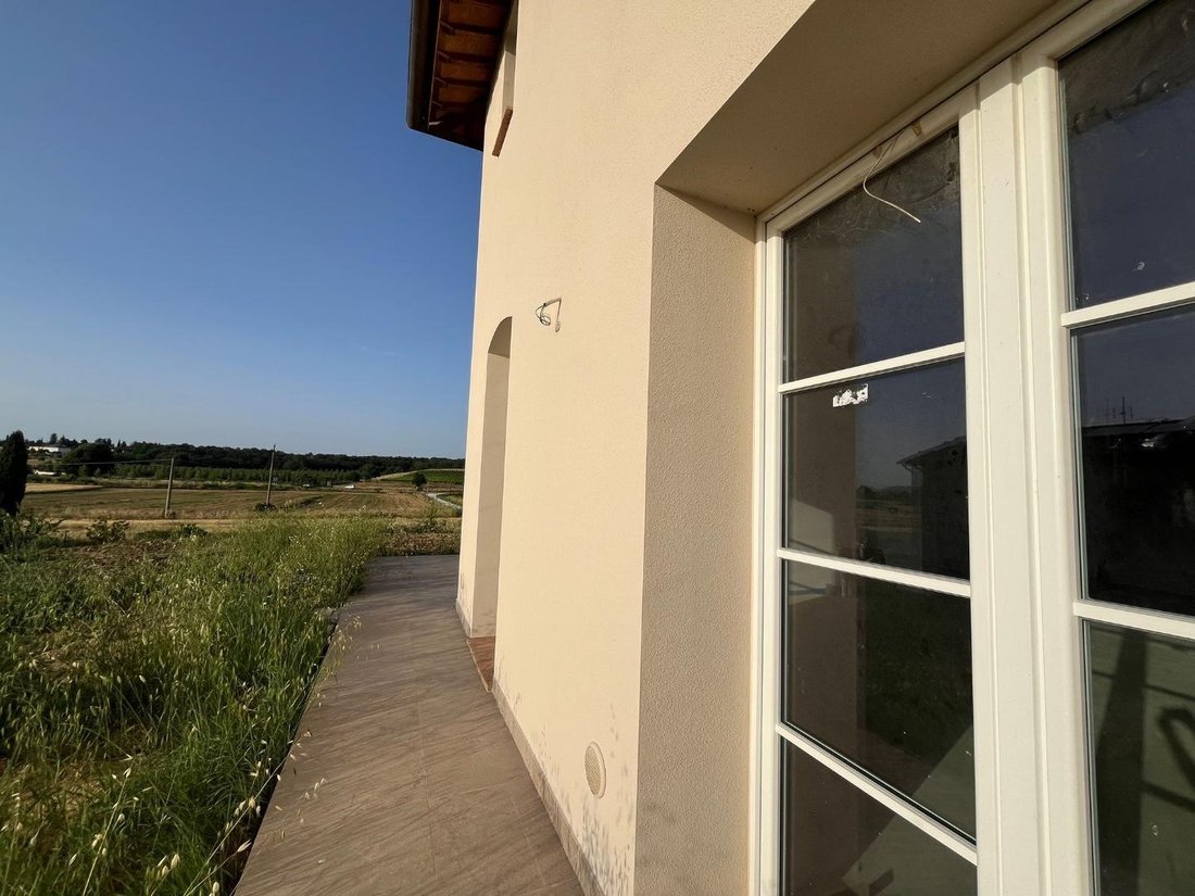 Center, Pontedera, Tuscany 1 - 14668143