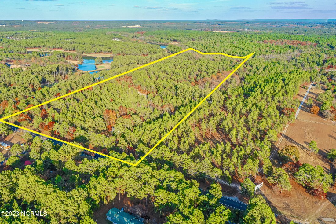 Land in Aberdeen, North Carolina, United States 5 - 14667553