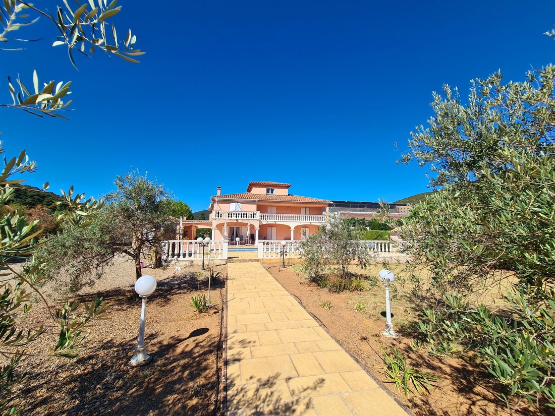 House in Cessenon-sur-Orb, Occitania, France 4 - 14668432