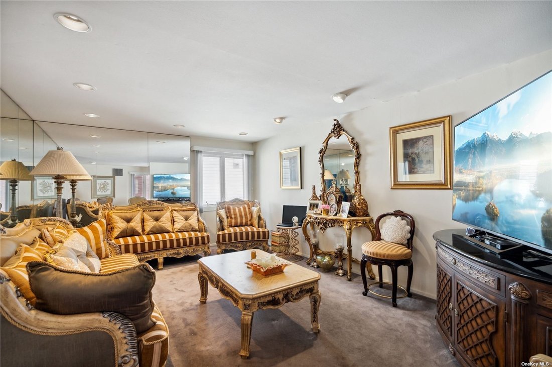 House Howard Beach In New York, New York, United States For Sale (14666404)