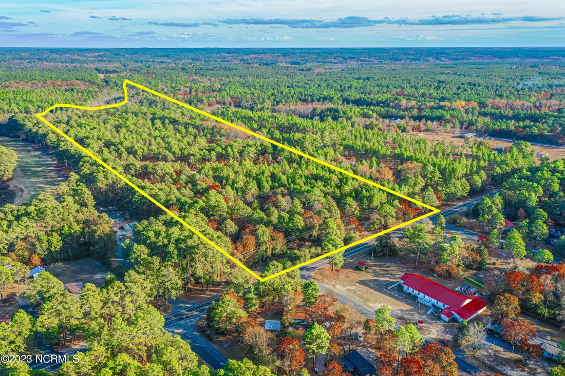 Land in Aberdeen, North Carolina, United States 1 - 14667553