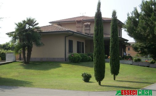 Villa in Casirate d'Adda, Lombardy, Italy 1