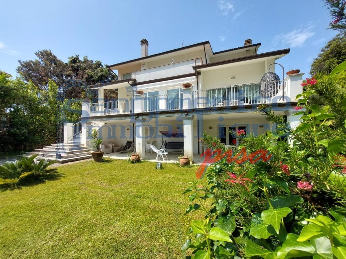 Villa a Tirrenia, Toscana, Italia 1 - 14668142