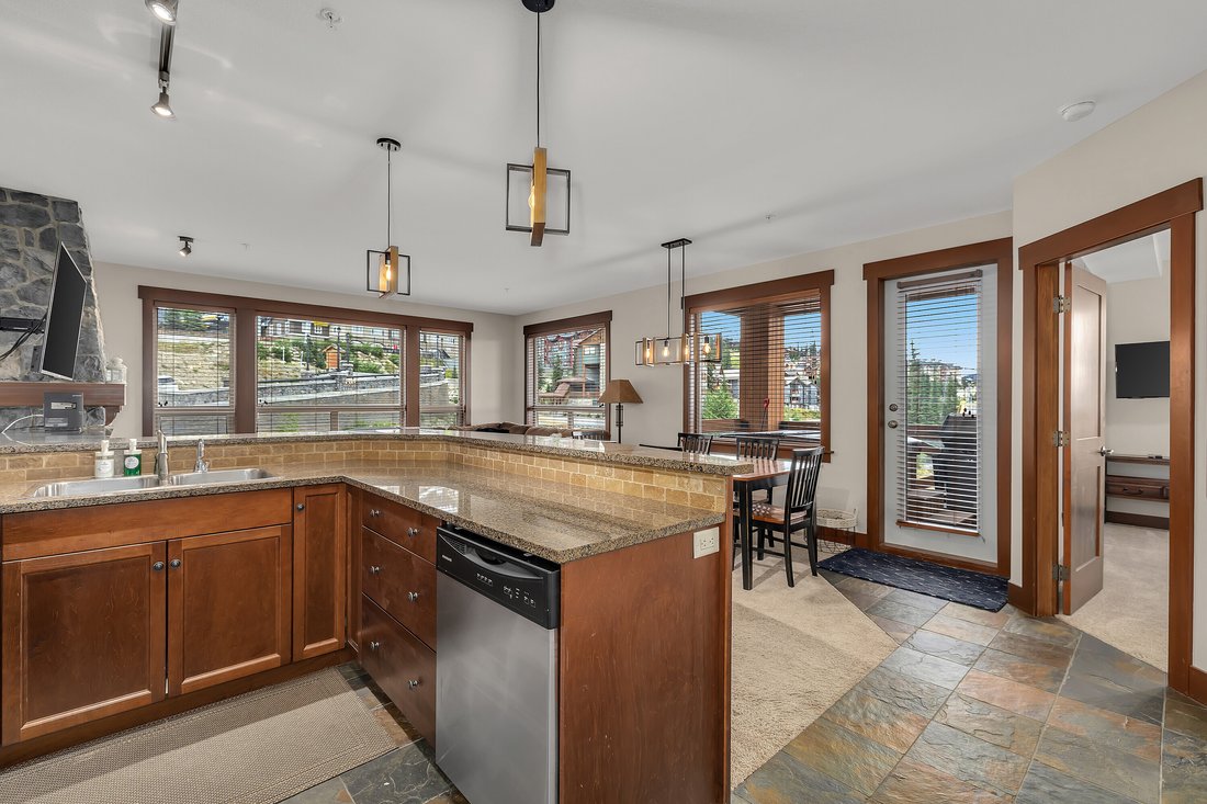 Apartment in Beaverdell, British Columbia, Canada 3 - 13653894
