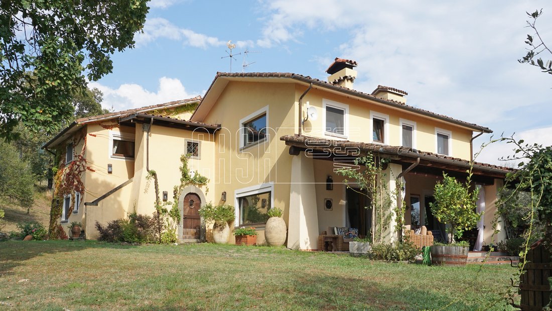 Villa in Fivizzano, Tuscany, Italy 3 - 14673835