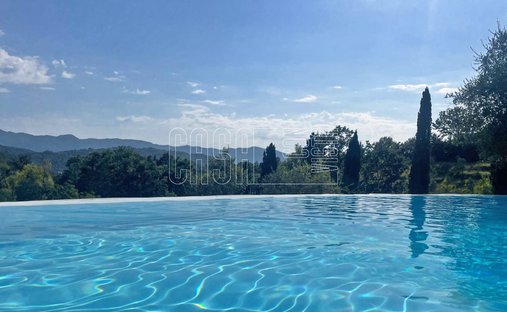 Villa in Fivizzano, Tuscany, Italy 1
