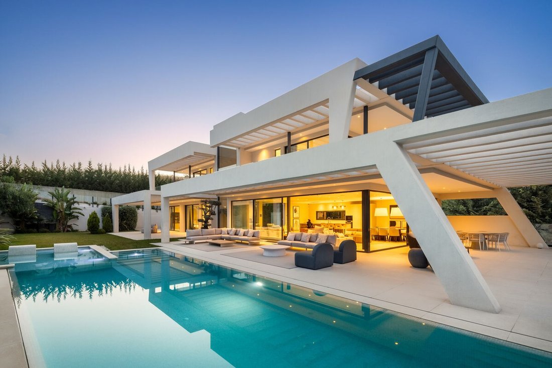 Villa in Puerto Banus, Marbella, Spain 1 - 14671183
