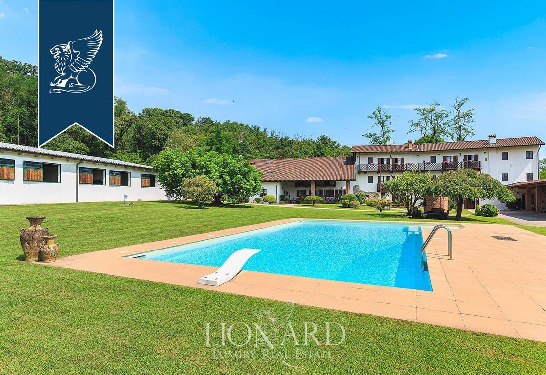 Villa in Borgo Ticino, Piedmont, Italy 2 - 14672820