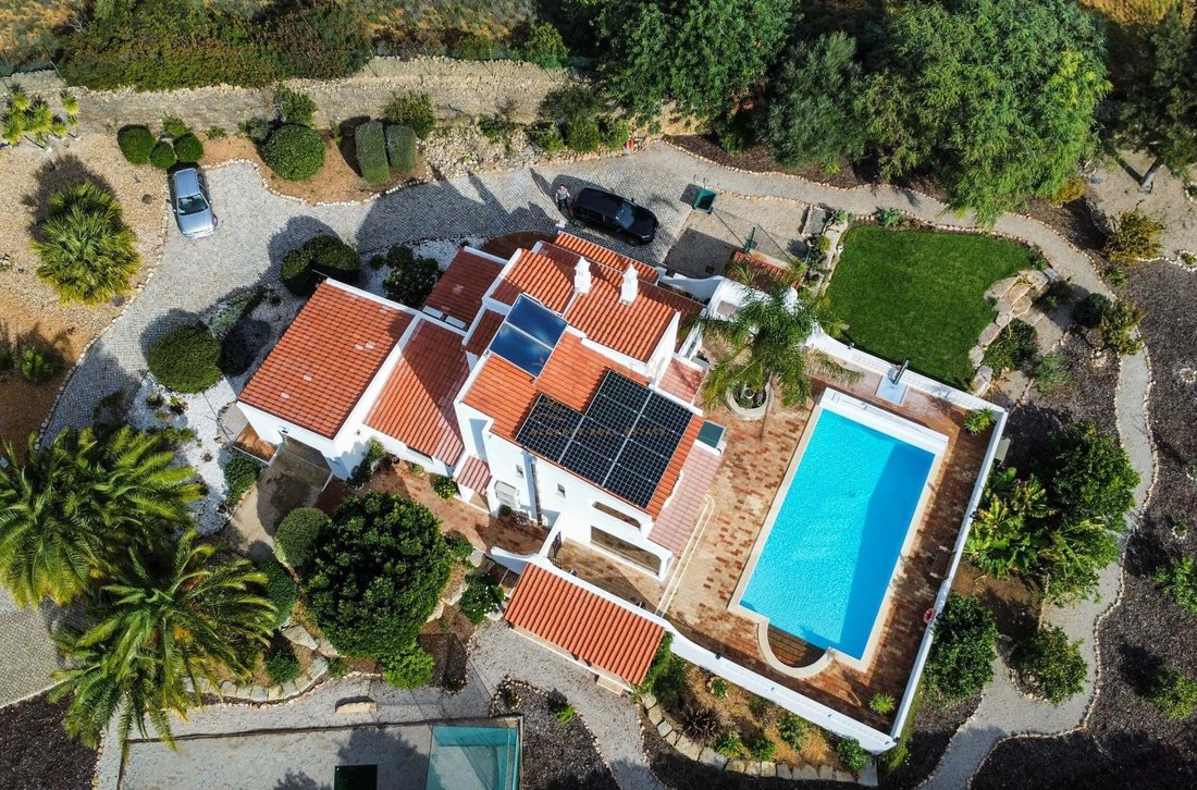 Villa in Estoi, Algarve, Portugal 1 - 14670292