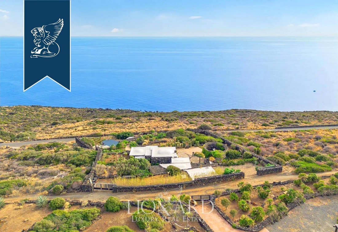 Villa in Pantelleria, Sicily, Italy 2 - 14672831
