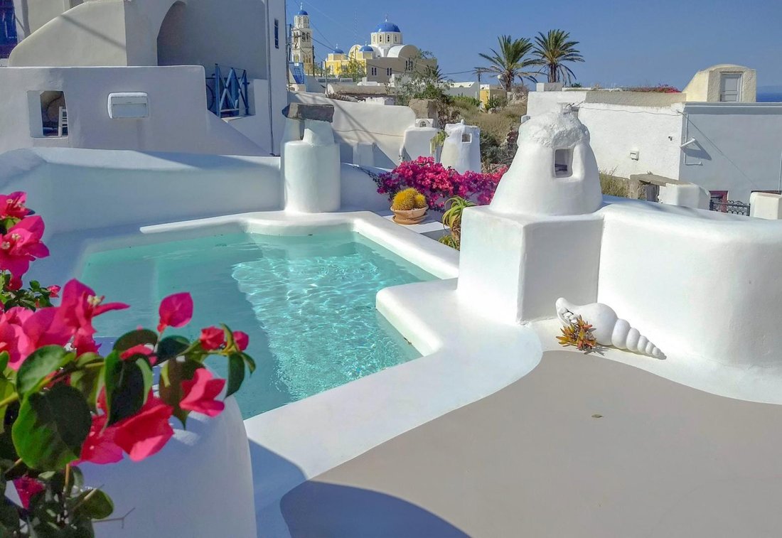 House in Thira, Aegean, Greece 3 - 14670987