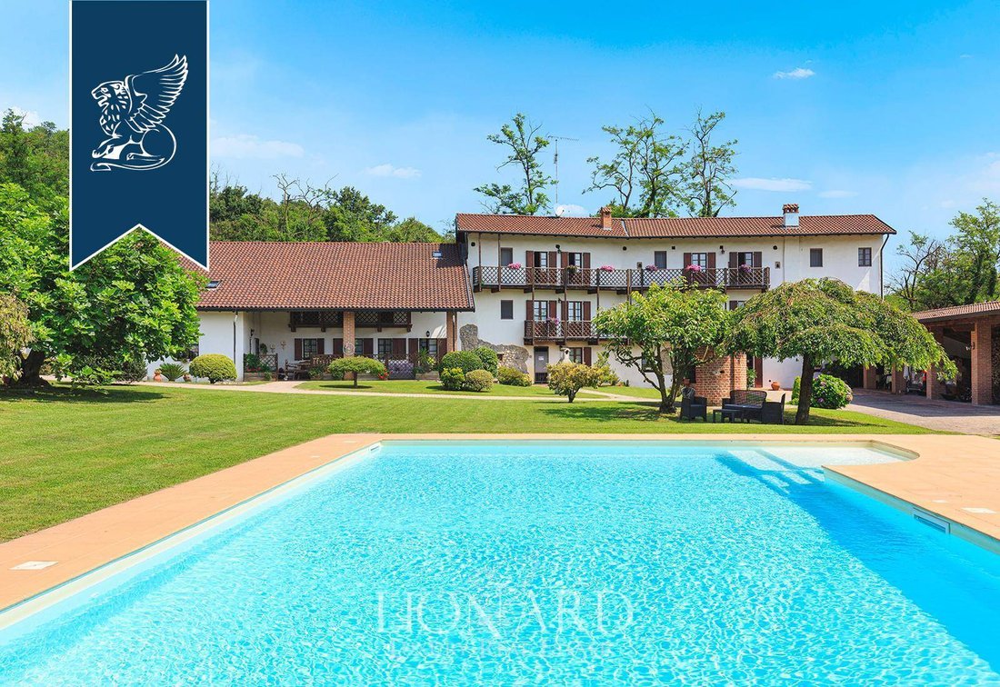 Villa in Borgo Ticino, Piedmont, Italy 1 - 14672820