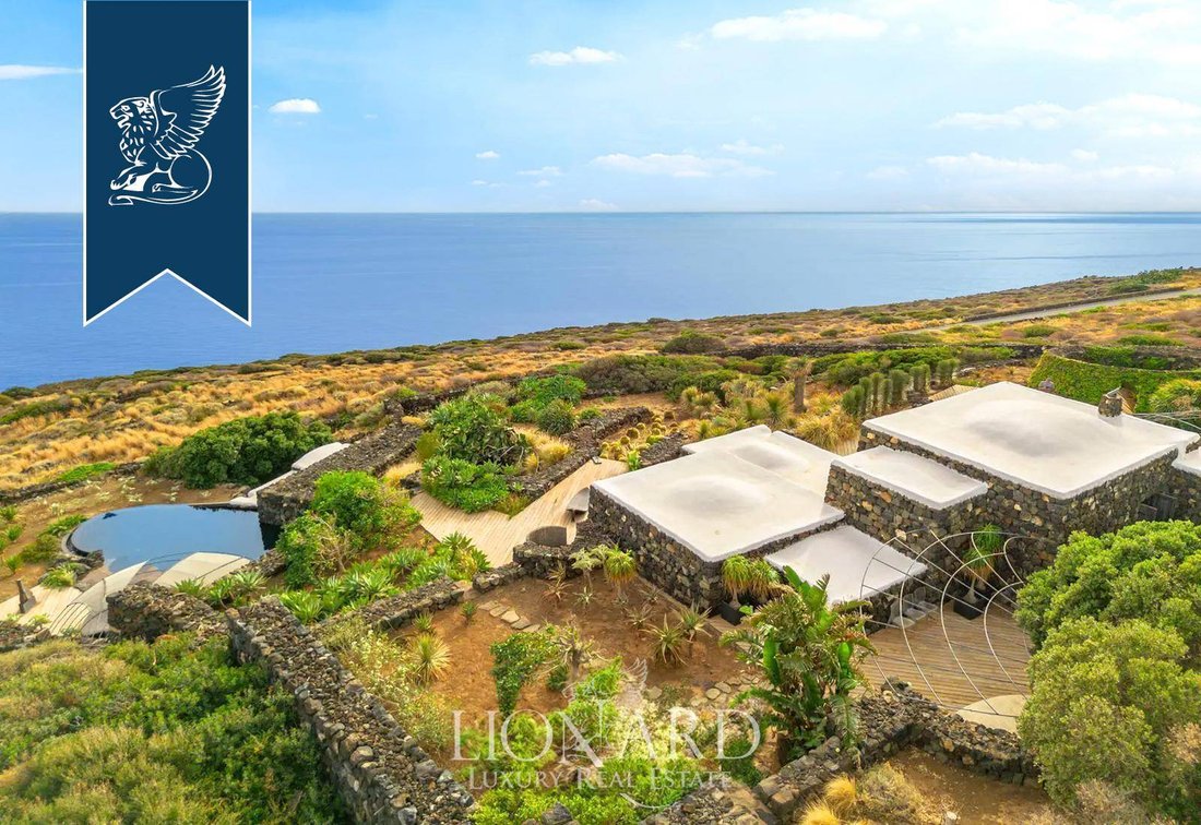 Villa in Pantelleria, Sicily, Italy 1 - 14672831