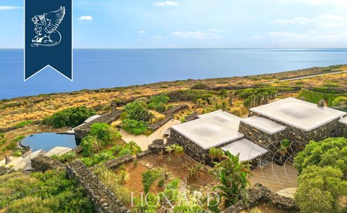 Villa in Pantelleria, Sicily, Italy 1
