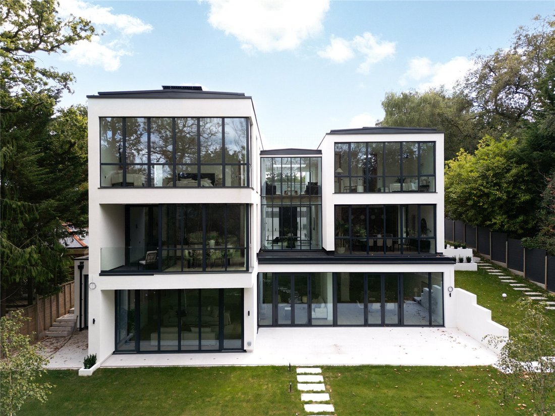 House in Coombe, Royal Borough of Kingston upon Thames, England 3 - 14670699