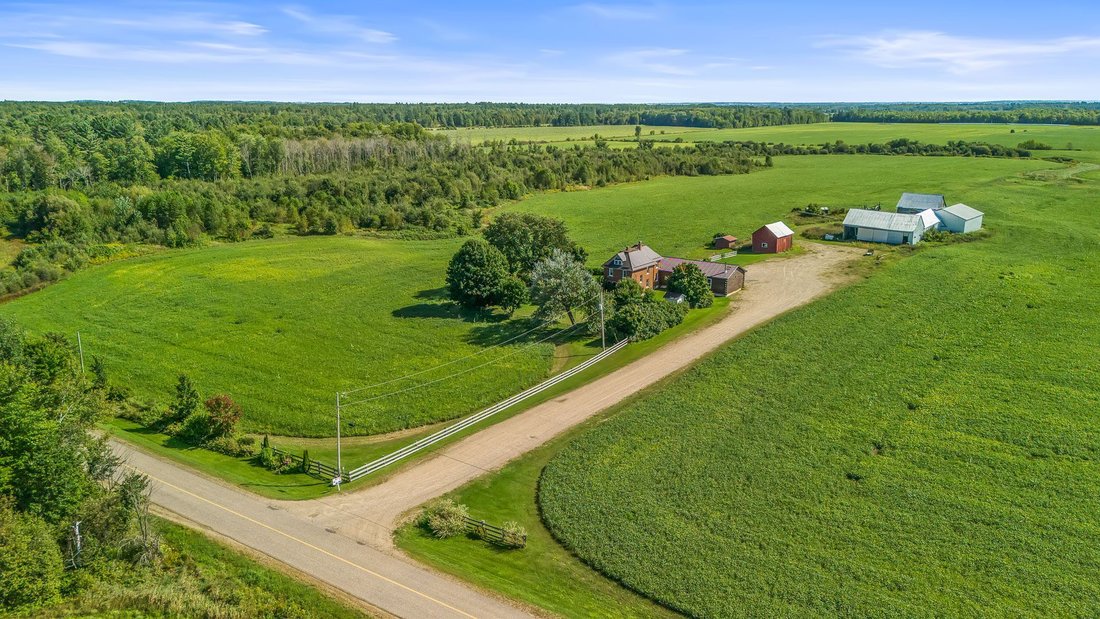 L'isle Aux Allumettes Farm In Chapeau, Quebec, Canada For Sale (14672175)