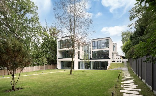 House in Coombe, Royal Borough of Kingston upon Thames, England 1