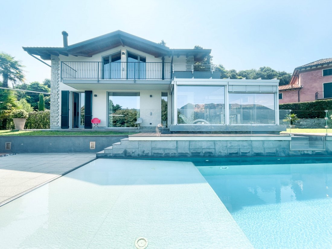 Villa in Bedero, Lombardy, Italy 1 - 14673865