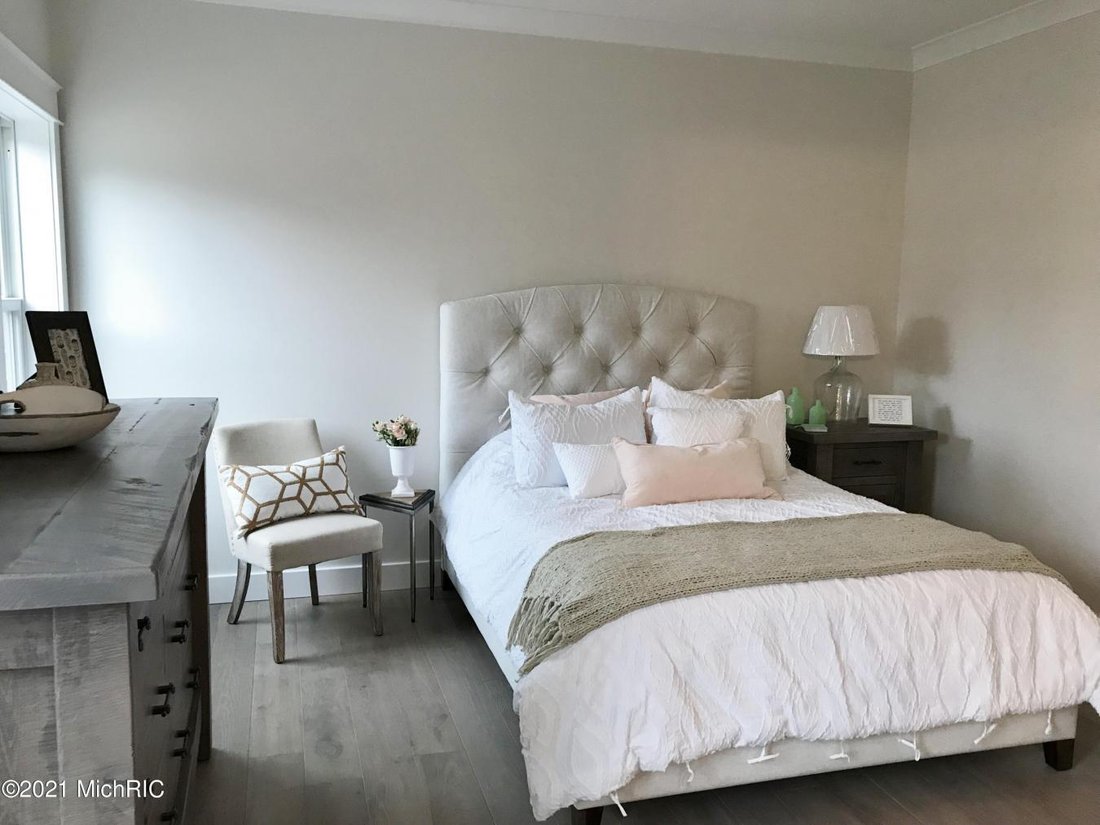 Condo in Kalamazoo, Michigan, United States 3 - 14676738
