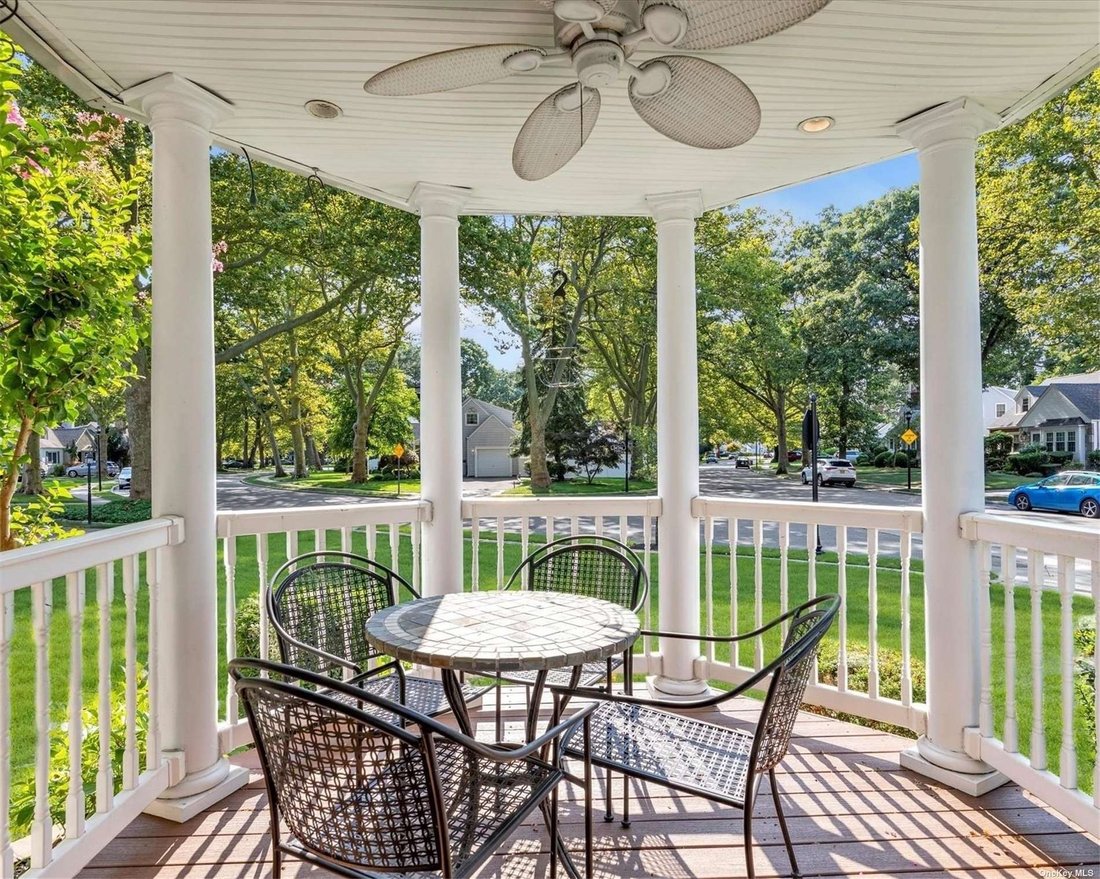 House Merrick In Merrick, New York, United States For Sale (14678593)