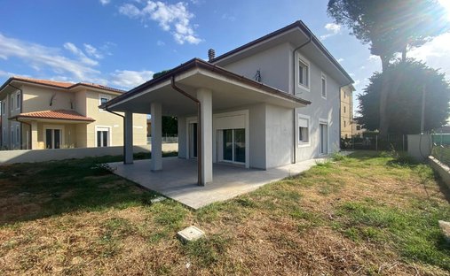 Villa in Lunata, Capannori, Tuscany 1