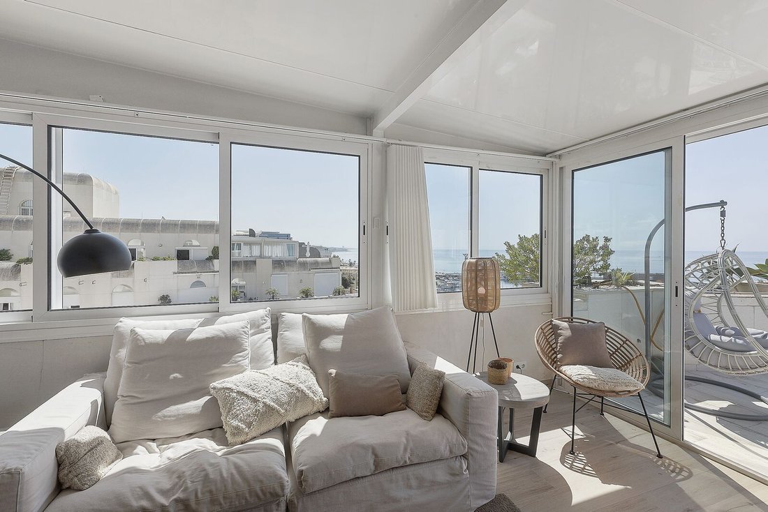 Visual Reference: Stunning Penthouse First Line Beach In Marbella Andalusia Spain For