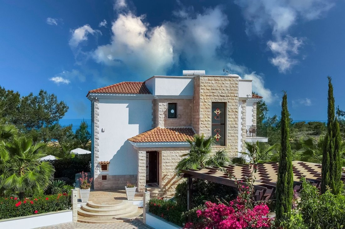 Villa in Argaka, Paphos, Cyprus 2 - 14675434