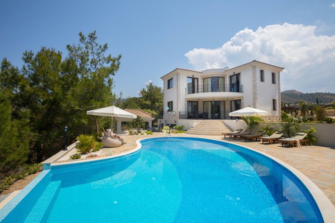 Villa in Argaka, Paphos, Cyprus 1 - 14675434
