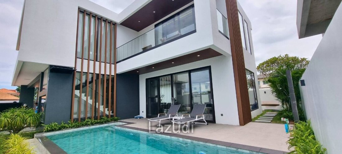 Villa in Pattaya City, Chon Buri, Thailand 1 - 14677573