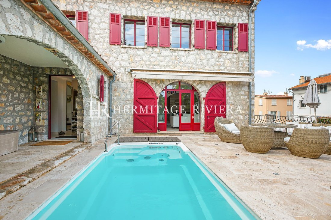 Villa in Saint-Jean-Cap-Ferrat, Provence-Alpes-Côte d'Azur, France 2 - 14381493