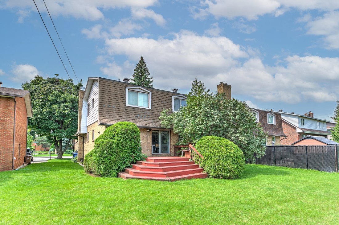 6812 Ch. Holland Côte Saint Luc (Montréal) In Côte Saint Luc, Quebec