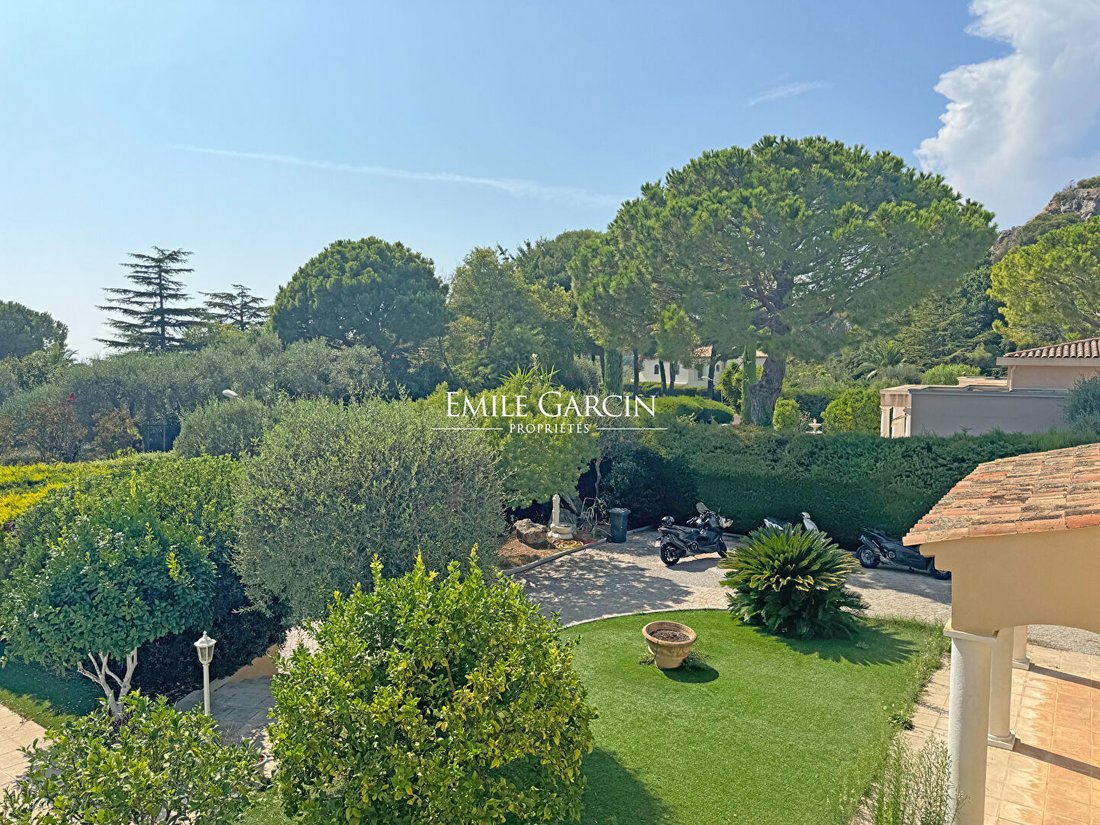 Villa in Villefranche-sur-Mer, Provence-Alpes-Côte d'Azur, France 2 - 14677547