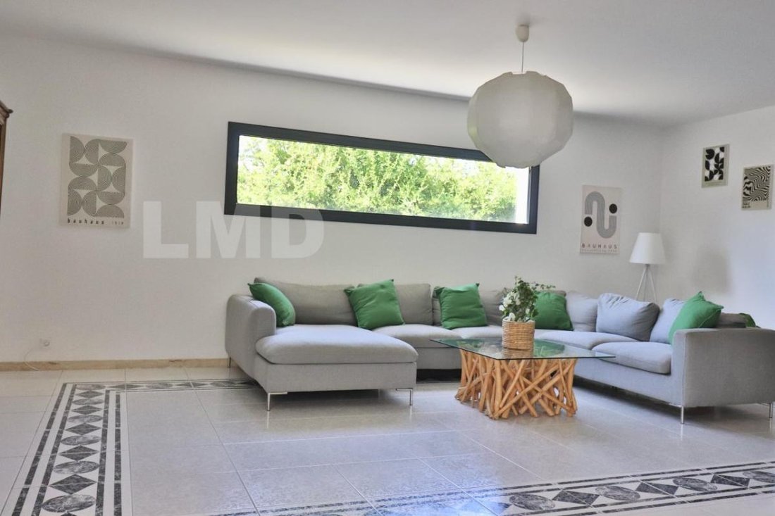 House in Pujaut, Occitania, France 4 - 14406373